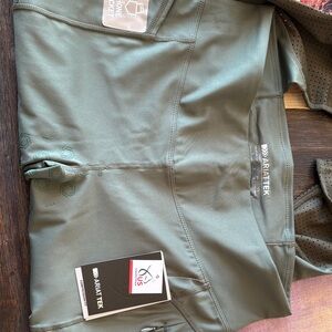 Women’s Ariat TEK leggings.